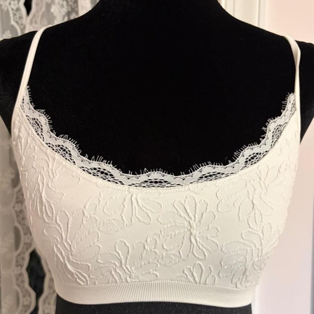 White lace bralette with floral embroidery size s